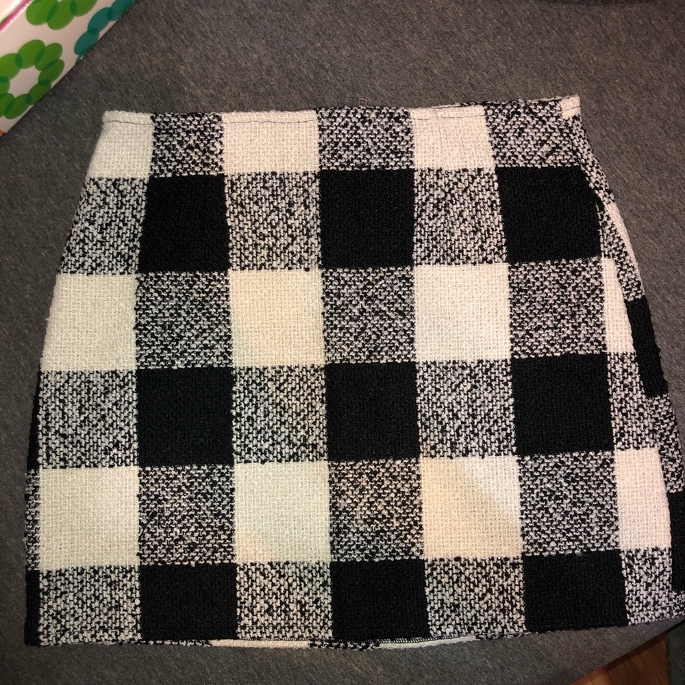 Black & White tweed skirt